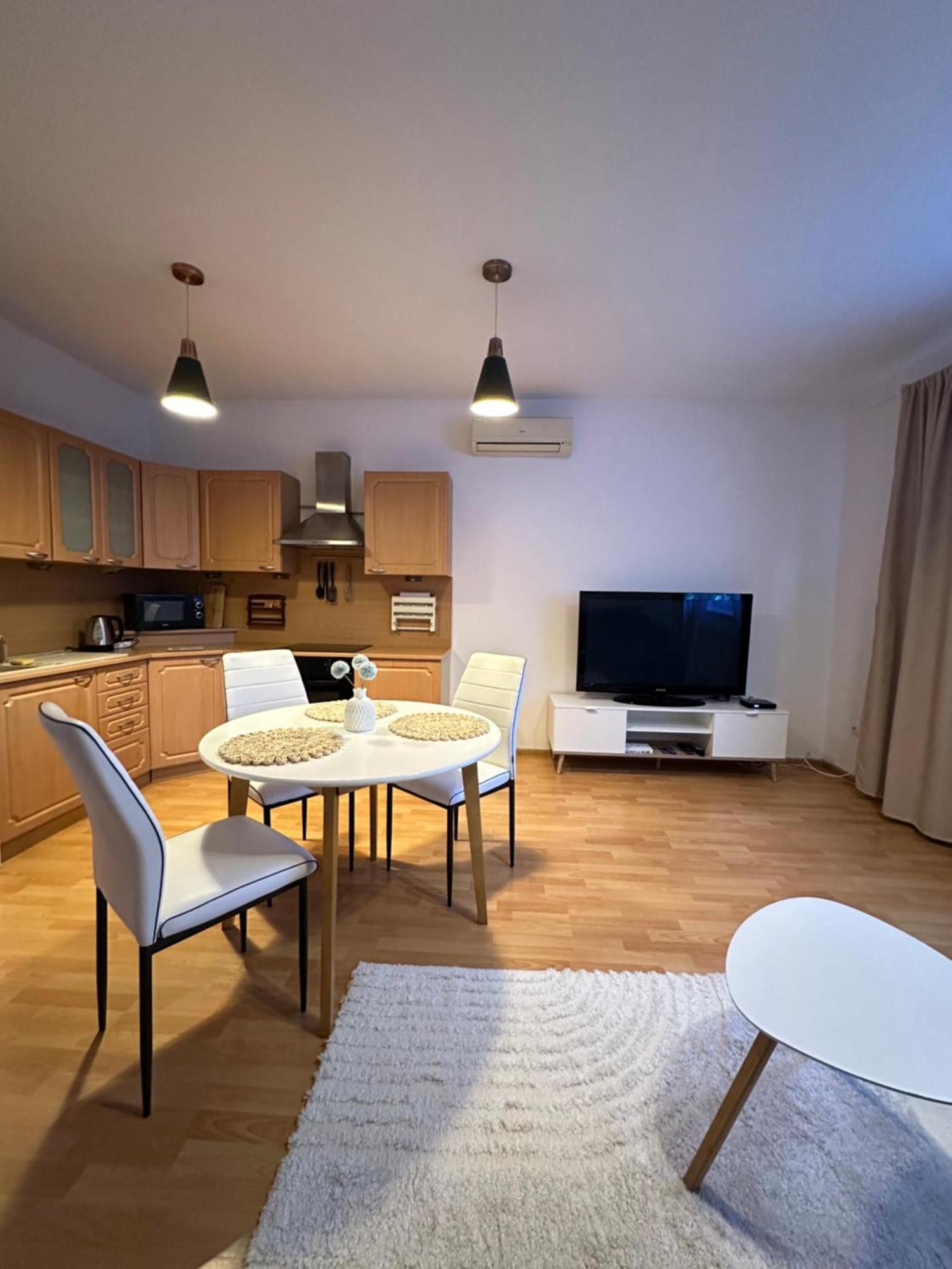 Modern & Cozy Apartment Near Hockey & Football Arena Bratislava Eksteriør bilde